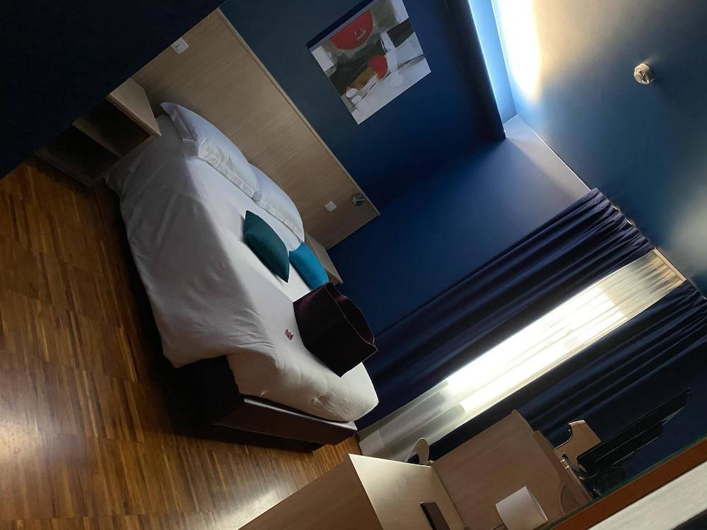 Albergo Residenza Al Teatro Удіне Екстер'єр фото
