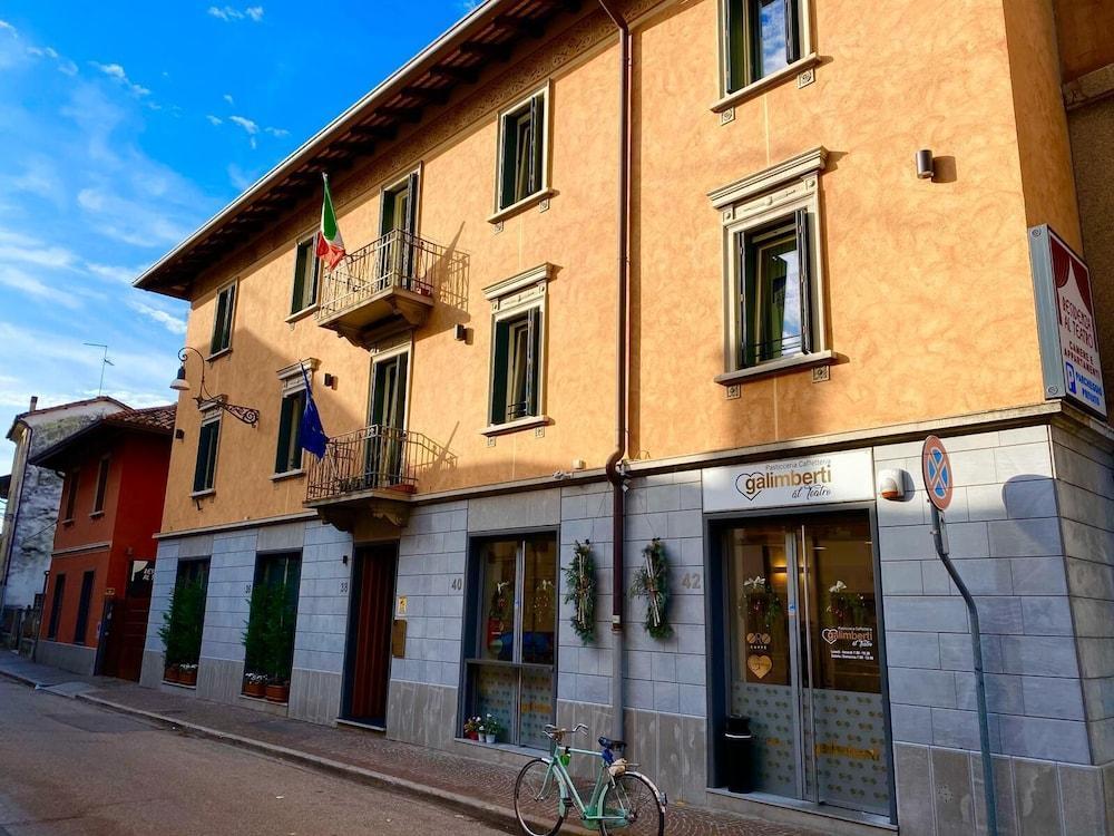 Albergo Residenza Al Teatro Удіне Екстер'єр фото